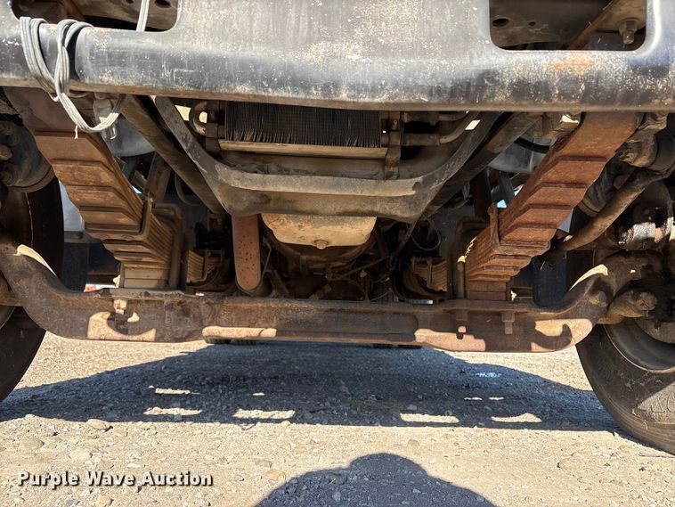 image for item EC8077 1995 Ford F800 digger derrick truck