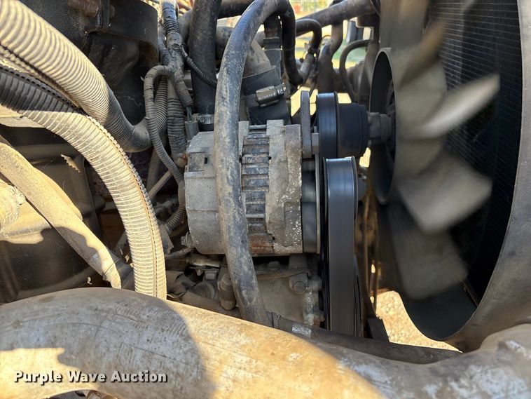 image for item EC8077 1995 Ford F800 digger derrick truck