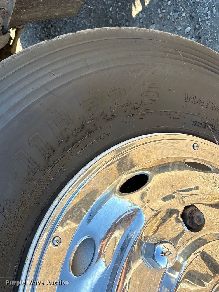 image for item EC8077 1995 Ford F800 digger derrick truck