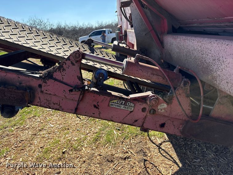 image for item EC8096 MorBark 727 trommel screen