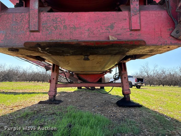 image for item EC8096 MorBark 727 trommel screen