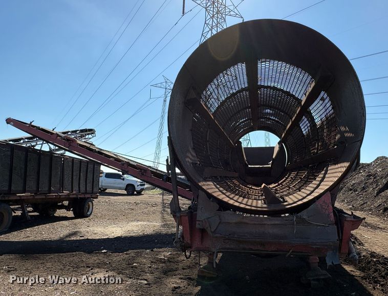 image for item EC8097 MorBark 727 trommel screen