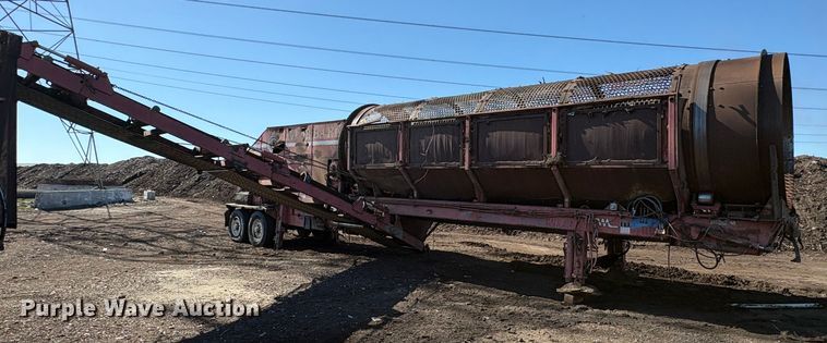 image for item EC8097 MorBark 727 trommel screen