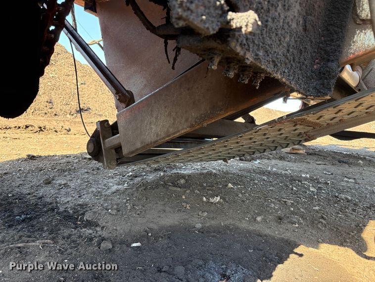 image for item EC8097 MorBark 727 trommel screen