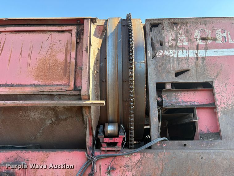 image for item EC8097 MorBark 727 trommel screen