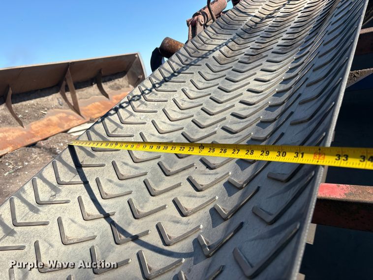 image for item EC8097 MorBark 727 trommel screen