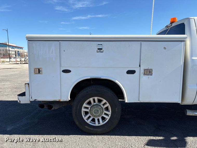 image for item EC8122 2015 Ford F250 Super Duty XLT Crew Cab utility bed pickup truck