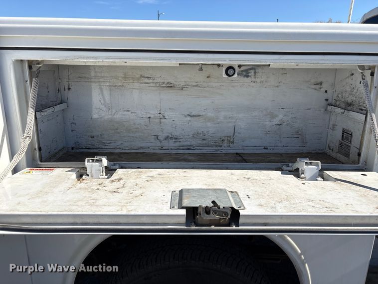 image for item EC8122 2015 Ford F250 Super Duty XLT Crew Cab utility bed pickup truck