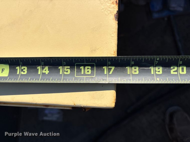 image for item EC8122 2015 Ford F250 Super Duty XLT Crew Cab utility bed pickup truck