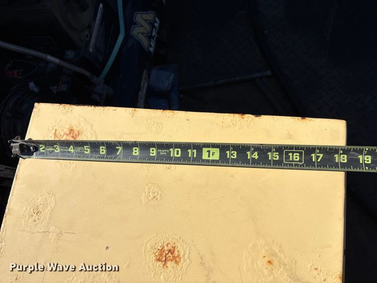 image for item EC8122 2015 Ford F250 Super Duty XLT Crew Cab utility bed pickup truck