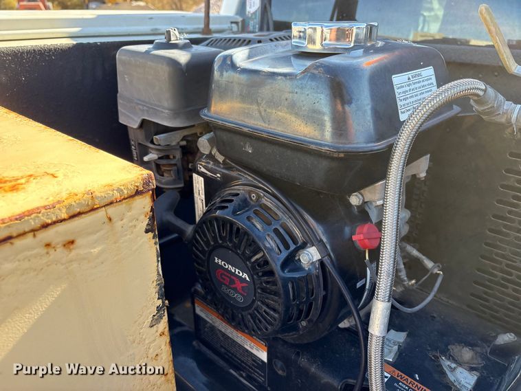 image for item EC8122 2015 Ford F250 Super Duty XLT Crew Cab utility bed pickup truck