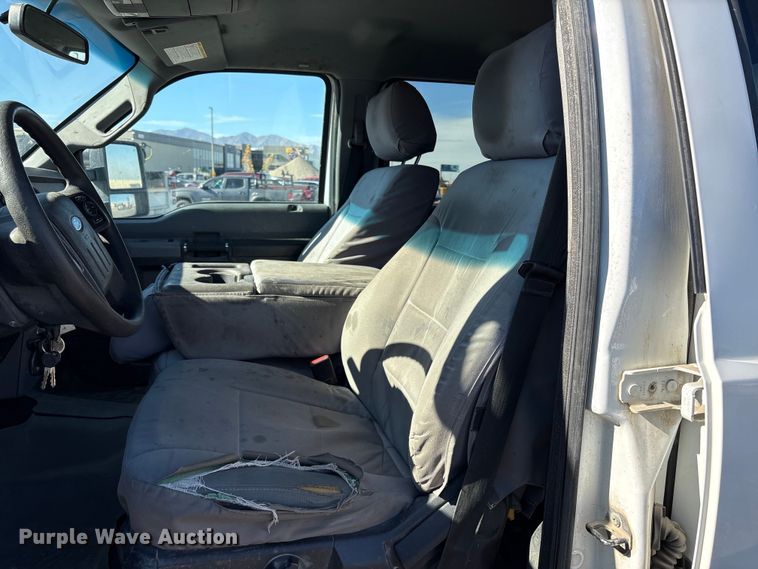 image for item EC8122 2015 Ford F250 Super Duty XLT Crew Cab utility bed pickup truck