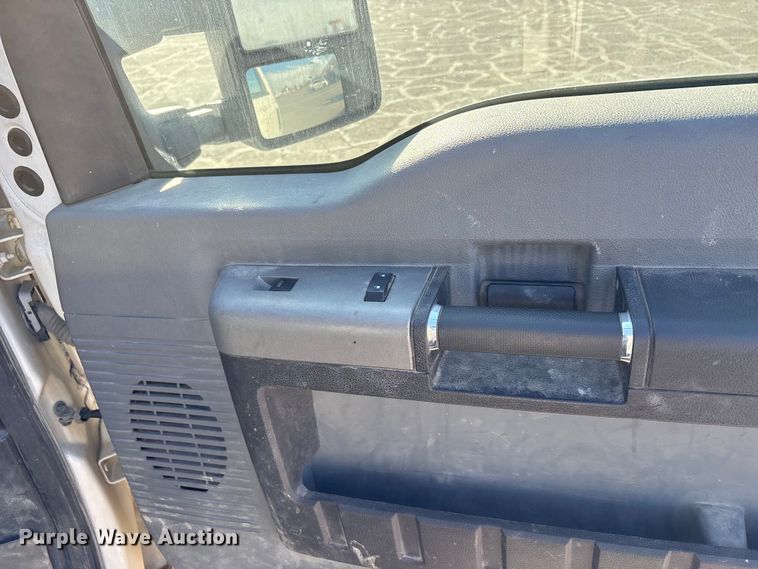 image for item EC8122 2015 Ford F250 Super Duty XLT Crew Cab utility bed pickup truck