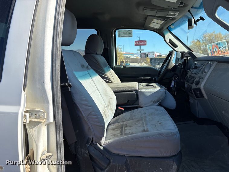 image for item EC8122 2015 Ford F250 Super Duty XLT Crew Cab utility bed pickup truck