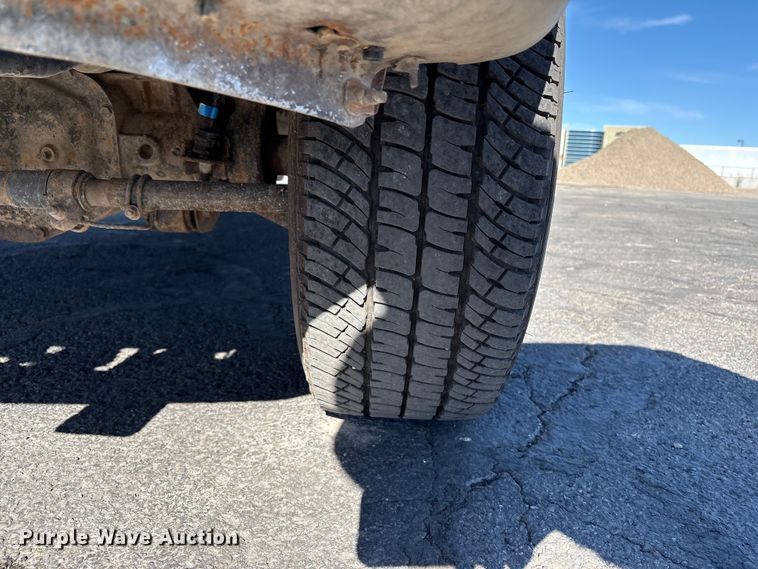 image for item EC8122 2015 Ford F250 Super Duty XLT Crew Cab utility bed pickup truck