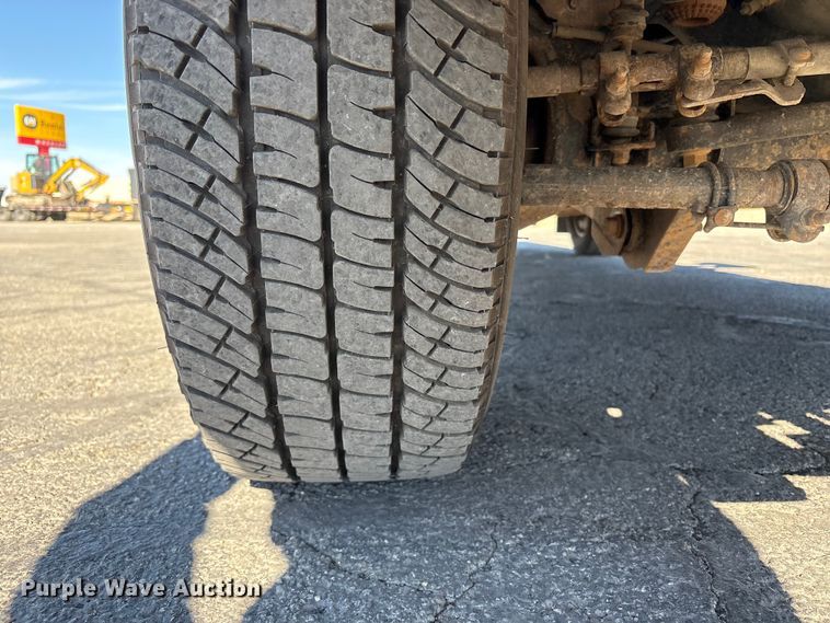 image for item EC8122 2015 Ford F250 Super Duty XLT Crew Cab utility bed pickup truck