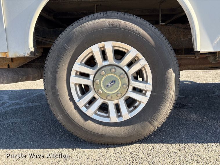 image for item EC8122 2015 Ford F250 Super Duty XLT Crew Cab utility bed pickup truck