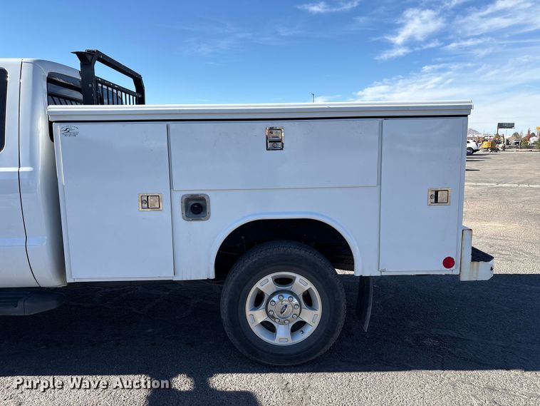 image for item EC8123 2016 Ford F250 Super Duty XLT SuperCab utility bed pickup truck