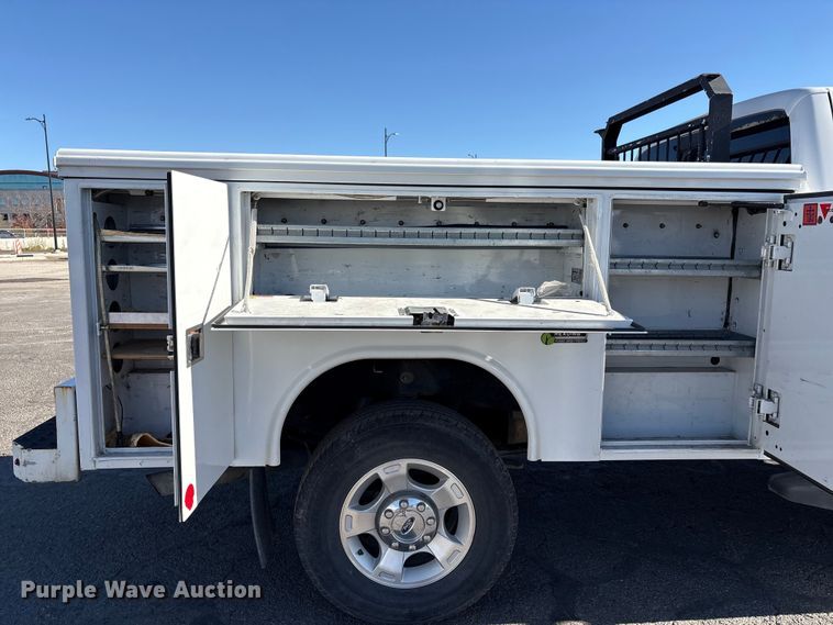 image for item EC8123 2016 Ford F250 Super Duty XLT SuperCab utility bed pickup truck