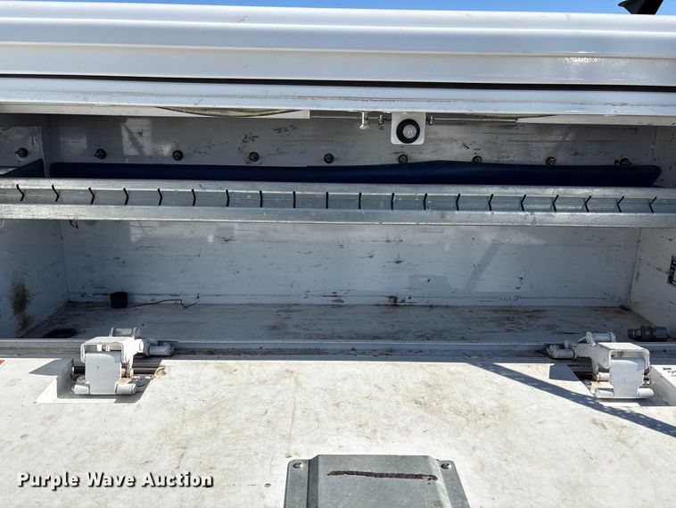 image for item EC8123 2016 Ford F250 Super Duty XLT SuperCab utility bed pickup truck