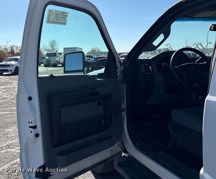 image for item EC8123 2016 Ford F250 Super Duty XLT SuperCab utility bed pickup truck