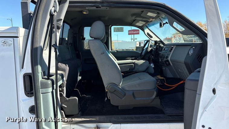 image for item EC8123 2016 Ford F250 Super Duty XLT SuperCab utility bed pickup truck