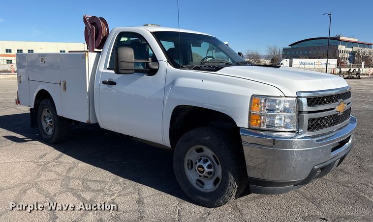 image for item EC8124 2013 Chevrolet Silverado 2500HD utility bed pickup truck