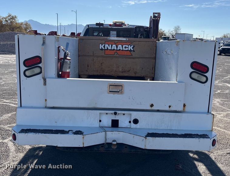 image for item EC8124 2013 Chevrolet Silverado 2500HD utility bed pickup truck