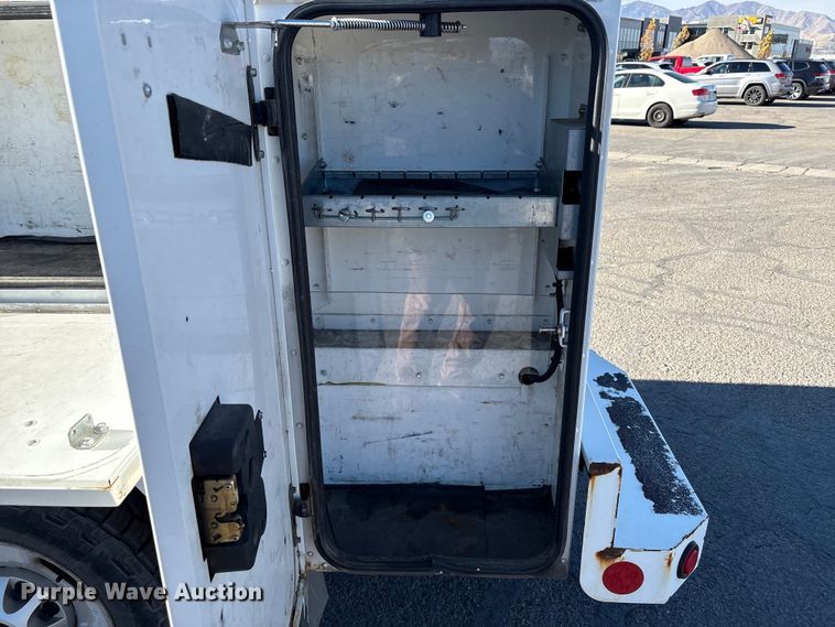 image for item EC8124 2013 Chevrolet Silverado 2500HD utility bed pickup truck