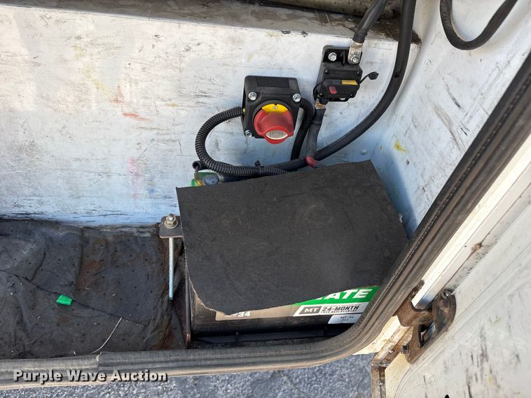 image for item EC8124 2013 Chevrolet Silverado 2500HD utility bed pickup truck