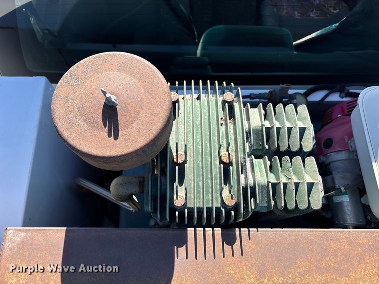 image for item EC8124 2013 Chevrolet Silverado 2500HD utility bed pickup truck