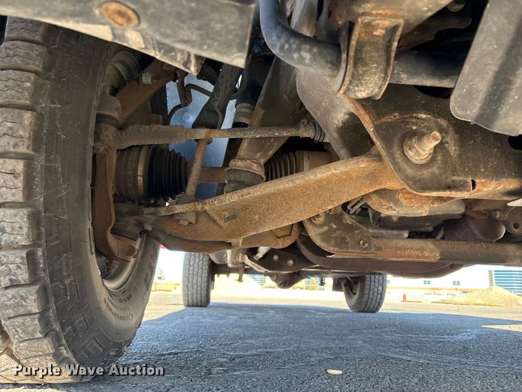 image for item EC8124 2013 Chevrolet Silverado 2500HD utility bed pickup truck