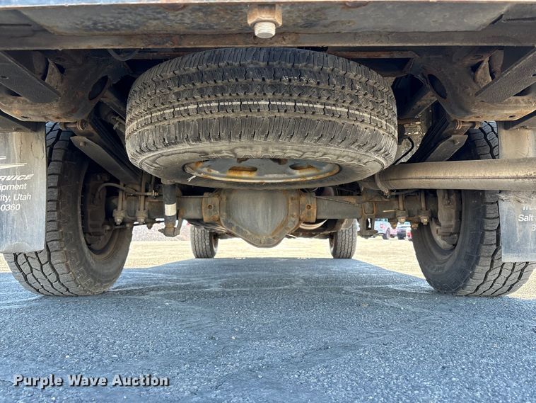 image for item EC8124 2013 Chevrolet Silverado 2500HD utility bed pickup truck