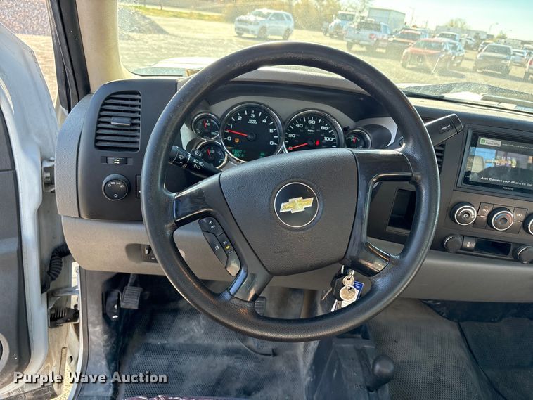 image for item EC8124 2013 Chevrolet Silverado 2500HD utility bed pickup truck