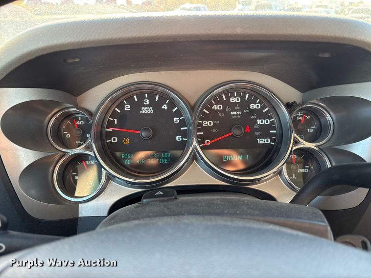 image for item EC8124 2013 Chevrolet Silverado 2500HD utility bed pickup truck