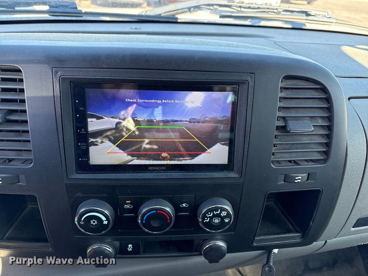 image for item EC8124 2013 Chevrolet Silverado 2500HD utility bed pickup truck