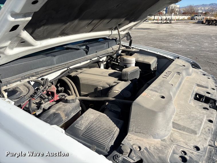 image for item EC8124 2013 Chevrolet Silverado 2500HD utility bed pickup truck