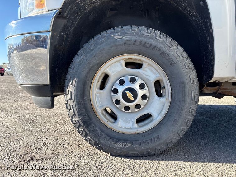 image for item EC8124 2013 Chevrolet Silverado 2500HD utility bed pickup truck