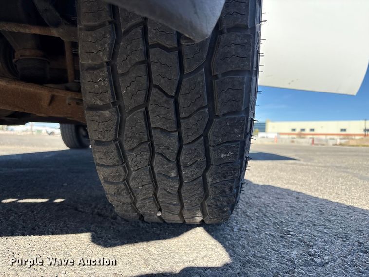 image for item EC8124 2013 Chevrolet Silverado 2500HD utility bed pickup truck