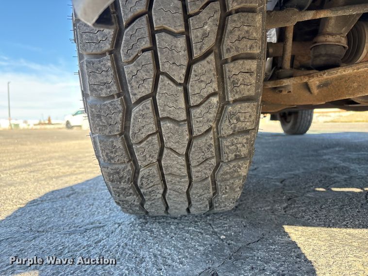 image for item EC8124 2013 Chevrolet Silverado 2500HD utility bed pickup truck