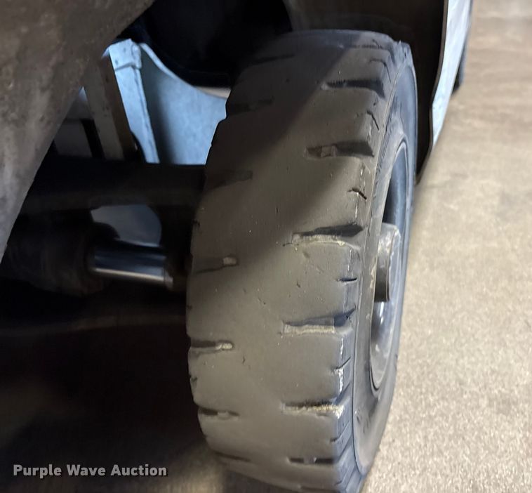 image for item EC8157 2017 UniCarriers PF50 forklift