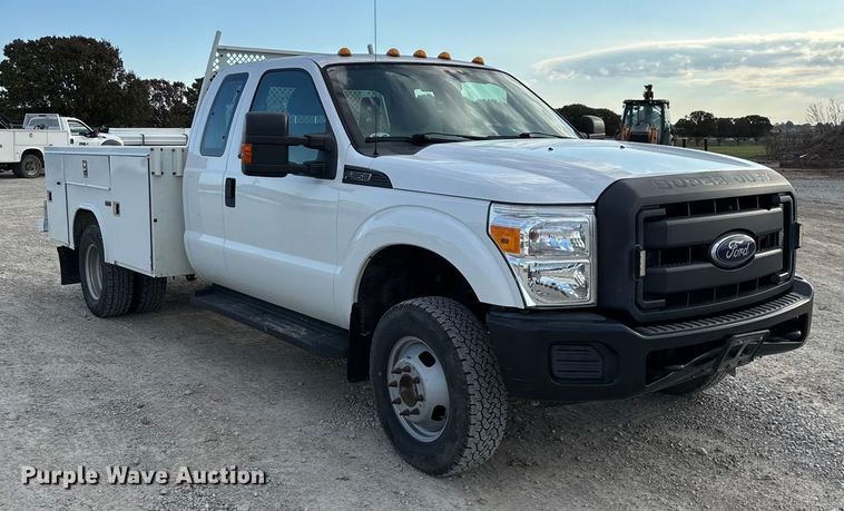 image for item ED2350 2016 Ford F350 Super Duty utility bed pickup truck