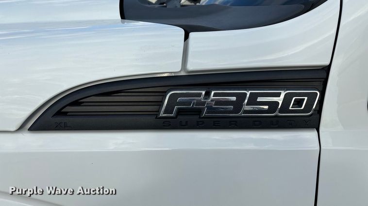 image for item ED2350 2016 Ford F350 Super Duty utility bed pickup truck