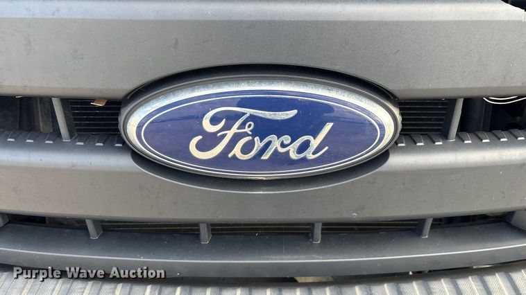 image for item ED2350 2016 Ford F350 Super Duty utility bed pickup truck