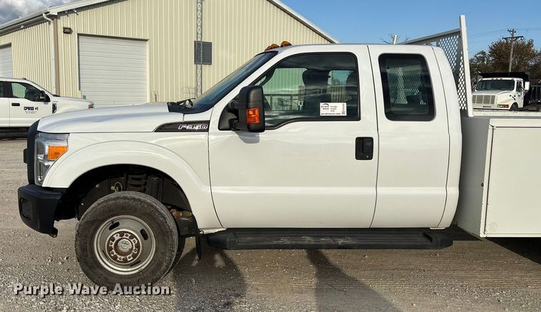 image for item ED2350 2016 Ford F350 Super Duty utility bed pickup truck