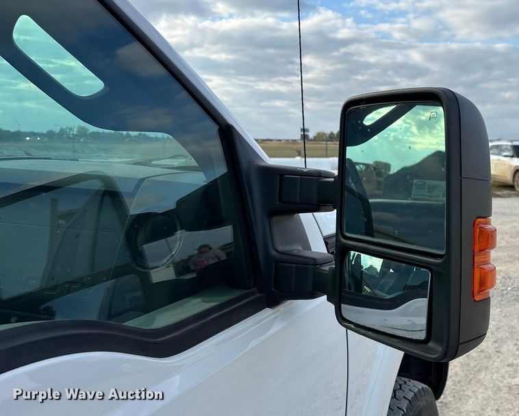 image for item ED2350 2016 Ford F350 Super Duty utility bed pickup truck