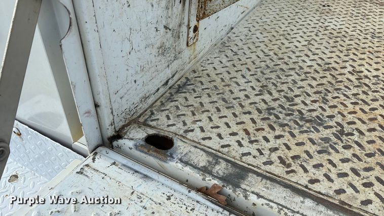 image for item ED2350 2016 Ford F350 Super Duty utility bed pickup truck