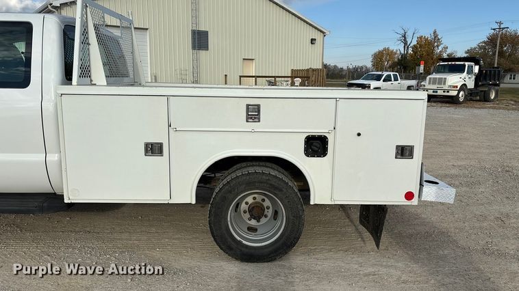 image for item ED2350 2016 Ford F350 Super Duty utility bed pickup truck