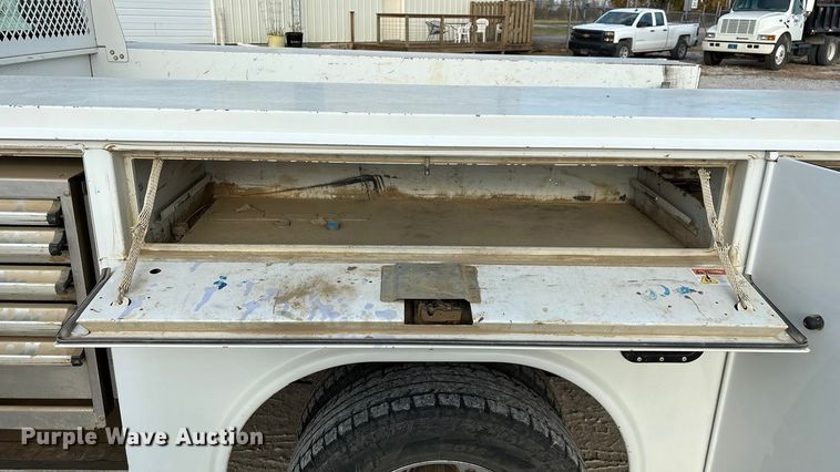 image for item ED2350 2016 Ford F350 Super Duty utility bed pickup truck