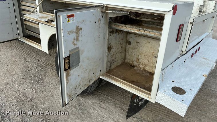 image for item ED2350 2016 Ford F350 Super Duty utility bed pickup truck